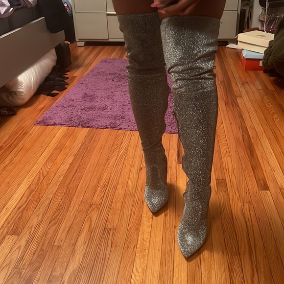 Thigh high shimmer boot - Picture 5 of 7